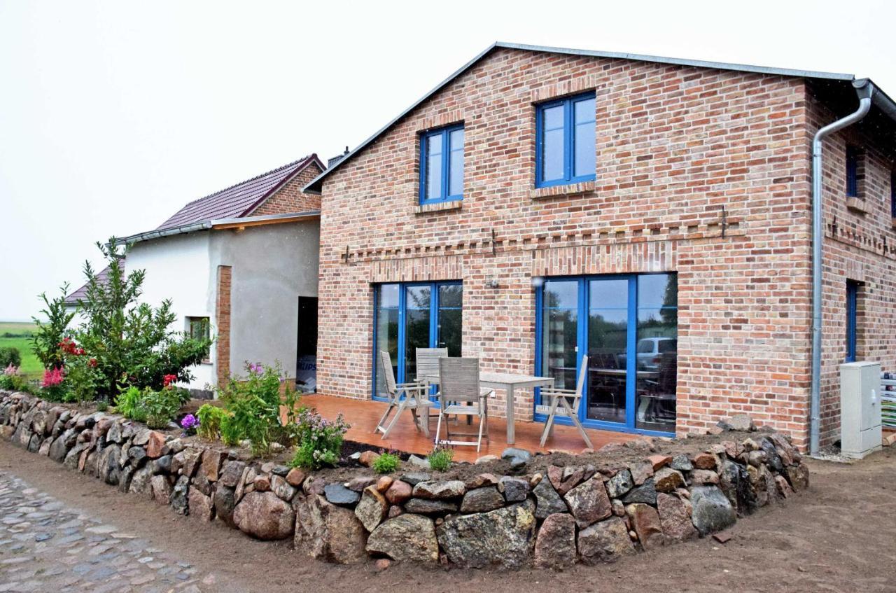 Ferienhaus Zum Boddenstrand Mit Ka Groß Zicker Exteriör bild