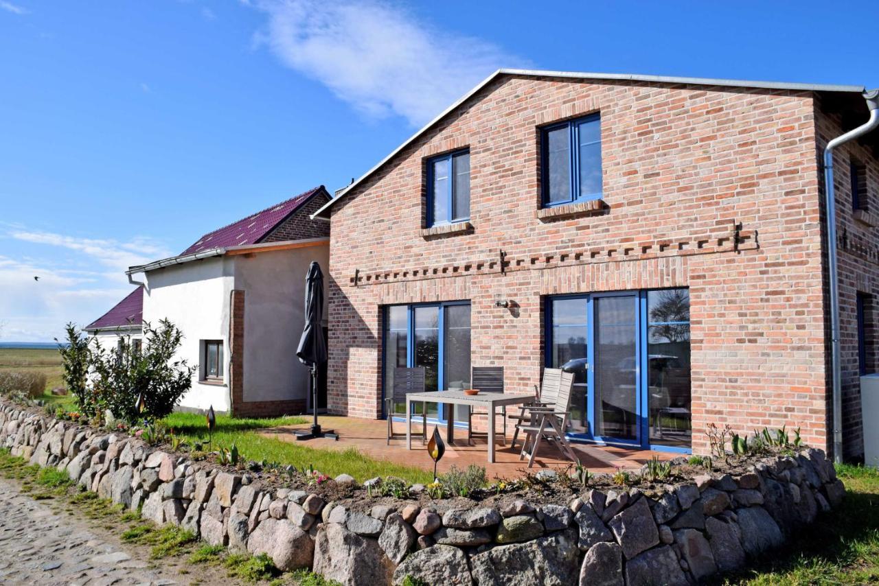 Ferienhaus Zum Boddenstrand Mit Ka Groß Zicker Exteriör bild