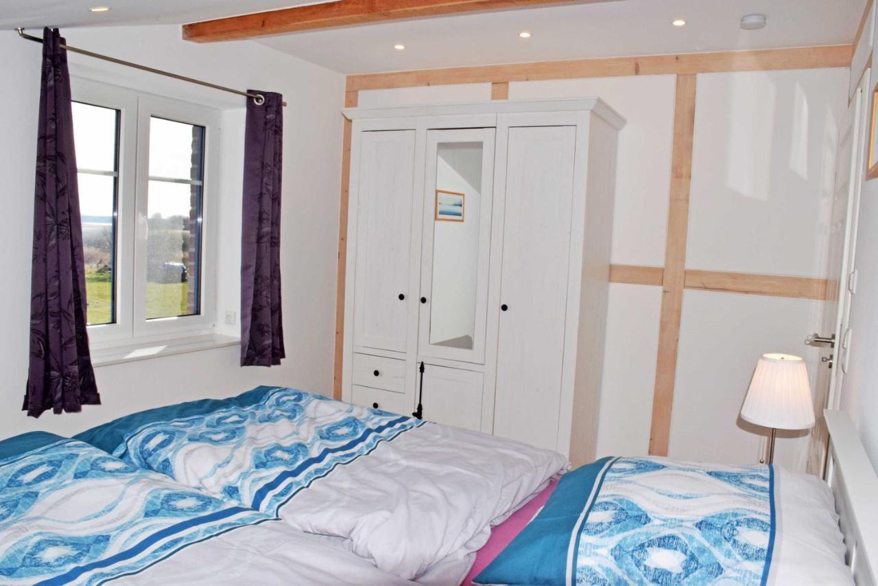 Ferienhaus Zum Boddenstrand Mit Ka Groß Zicker Exteriör bild