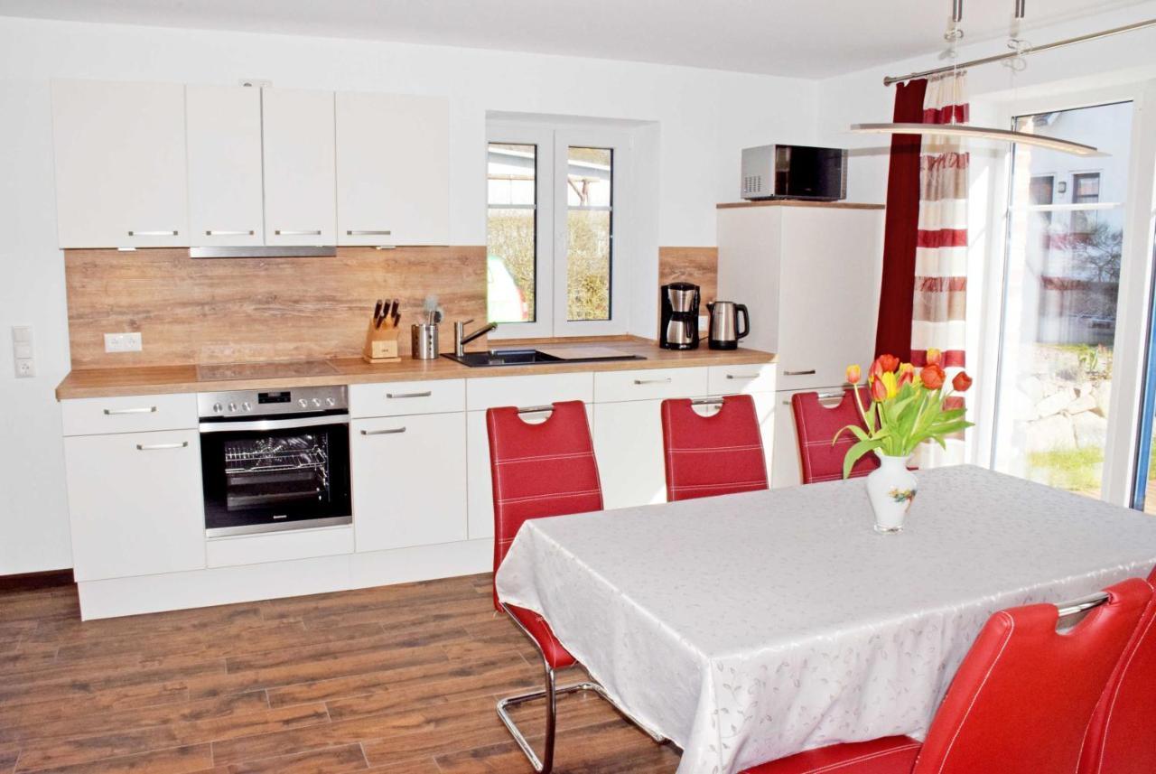 Ferienhaus Zum Boddenstrand Mit Ka Groß Zicker Exteriör bild